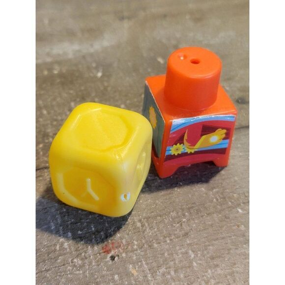 Red yellow playing blocks doll accessory toy figure set - Picture 2 of 5